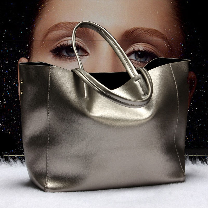 Luxe Leather Tote: Timeless & Sophisticated